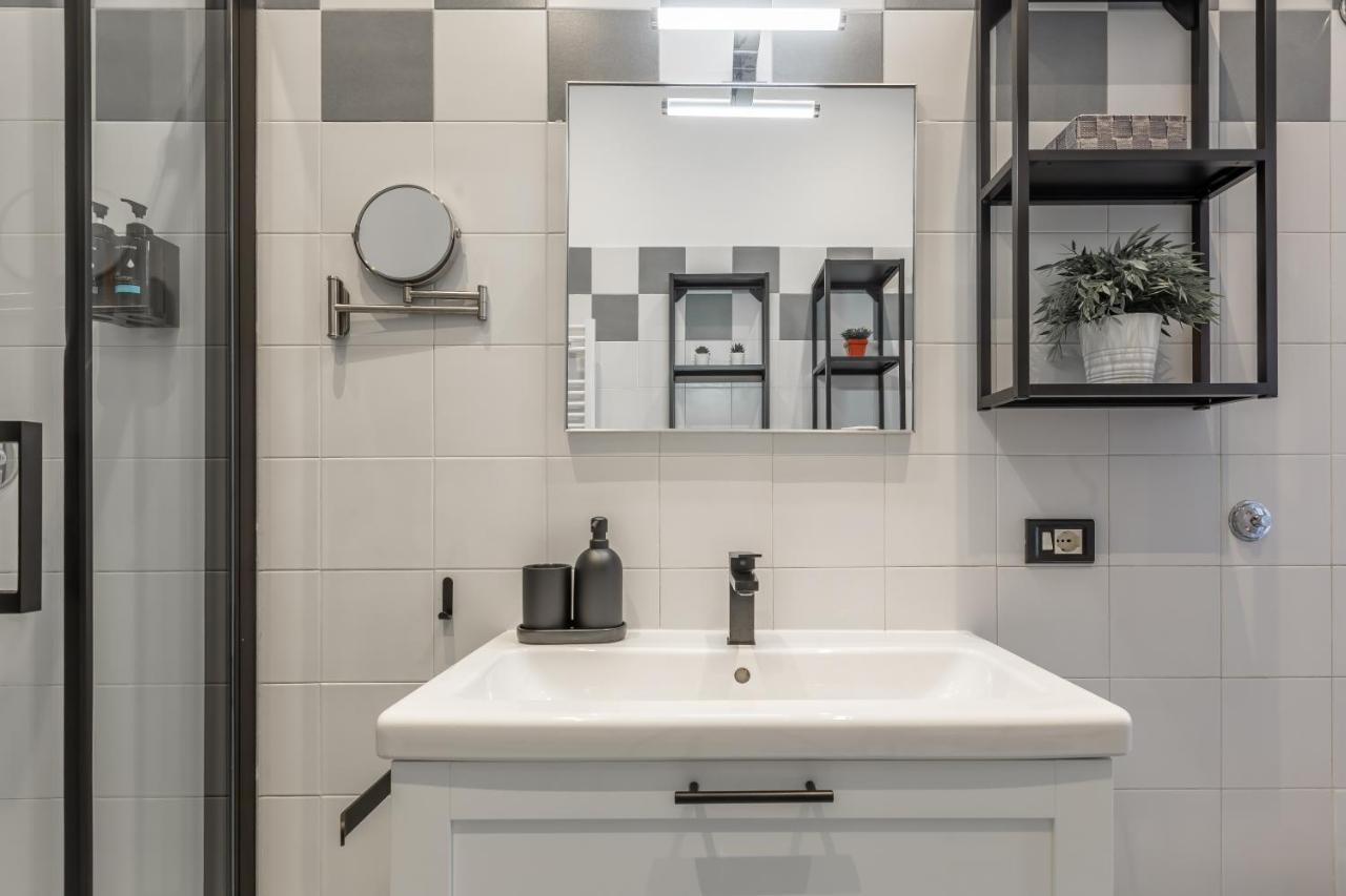 Imperium House - Appartamento Con Giardino Privato, 3 Minuti Da Metro Piazza Bologna, A-C, 로마 외부 사진